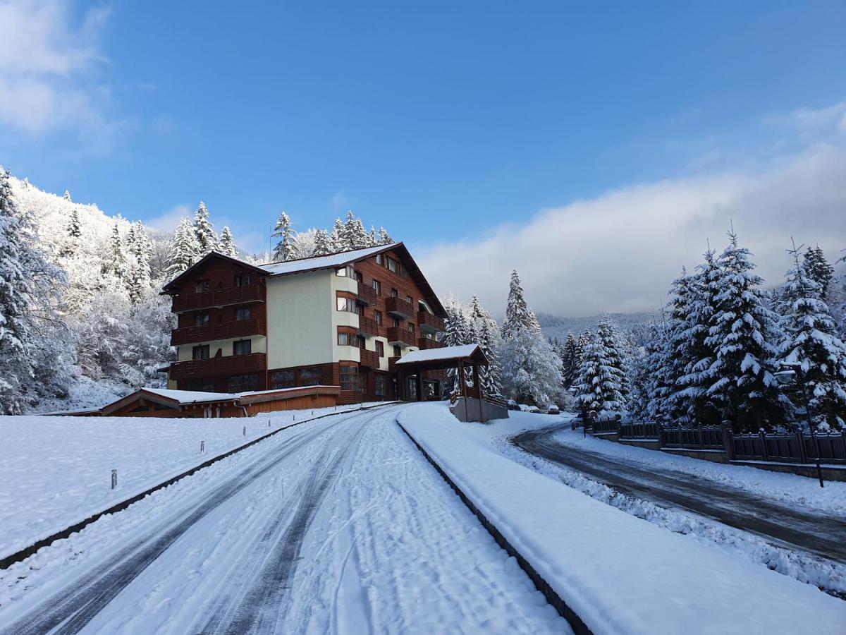 Monte Cervo Bio Hotel & Spa Covasna Exterior photo